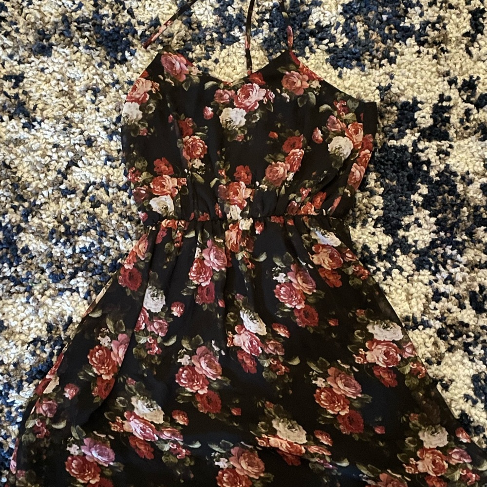 Tobi Elegant Summer Floral Dress (NEEDS SMALL TAILORING)